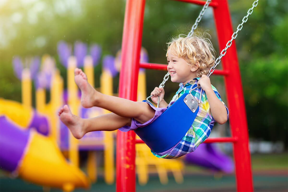 Markert GaLaBau - Spielplatzbau - Kinder auf dem Spielplatz